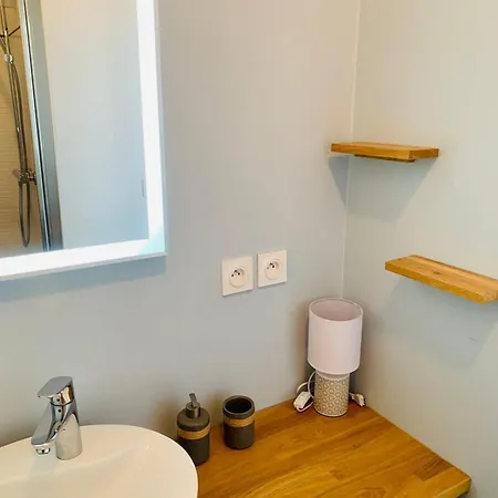 Le Treich Laplene - Parking Wifi La Rochelle