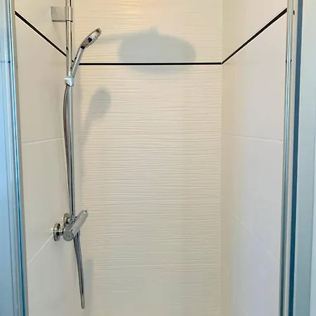 Le Treich Laplene - Parking Wifi