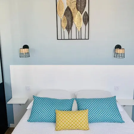 Le Treich Laplene - Parking Wifi La Rochelle